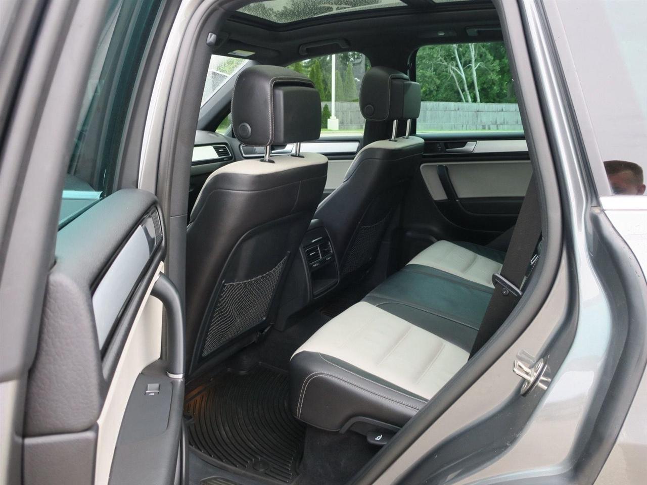 Volkswagen Touareg photo 23
