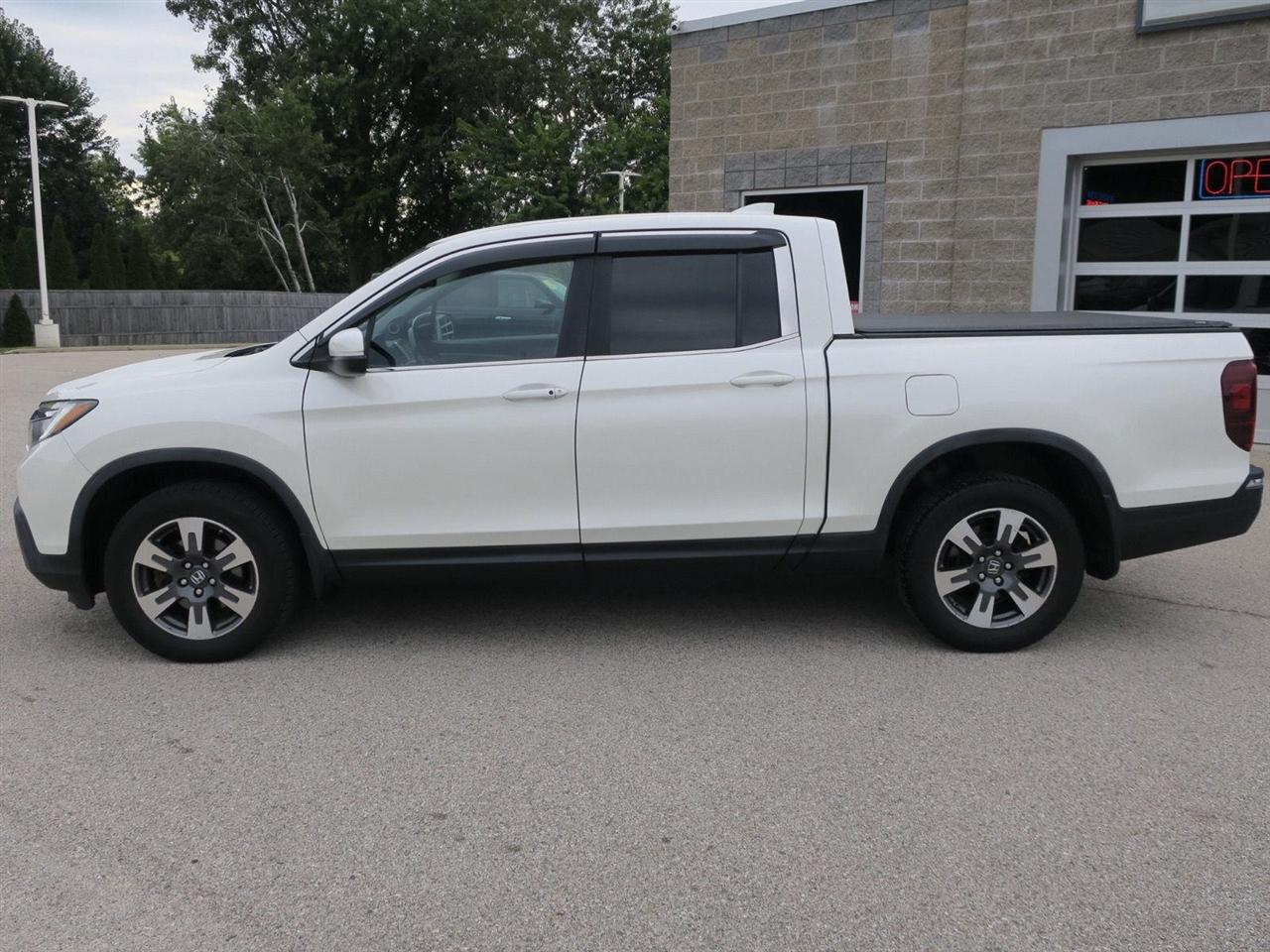 Honda Ridgeline photo 3