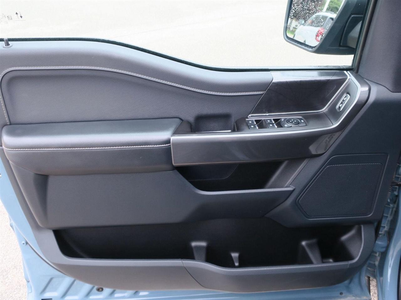 Ford F-150 Lariat 4WD SuperCrew 5.5' Box 2023