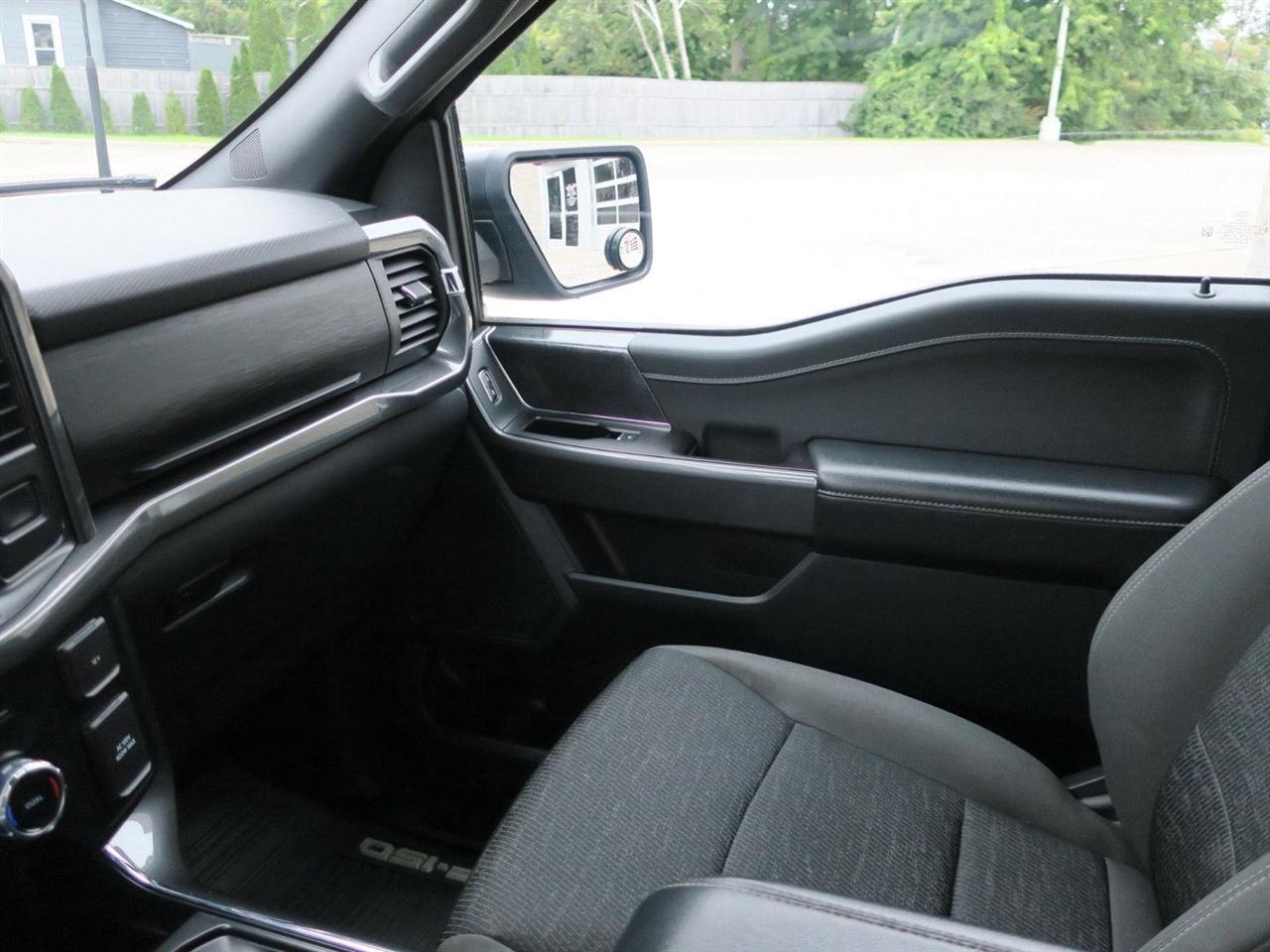 Ford F-150 Lariat 4WD SuperCrew 5.5' Box 2023