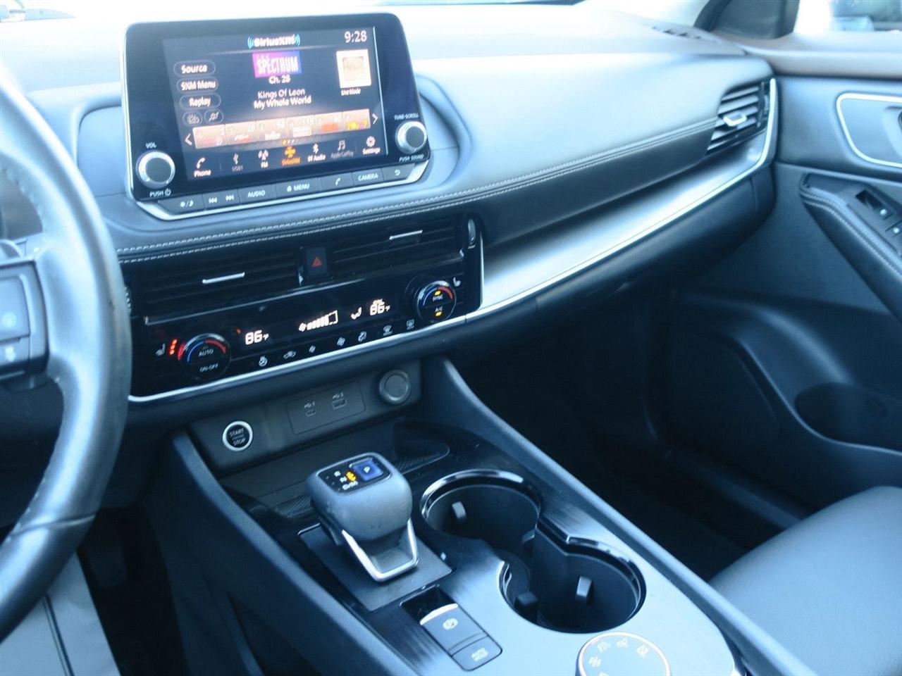 Nissan Rogue photo 19