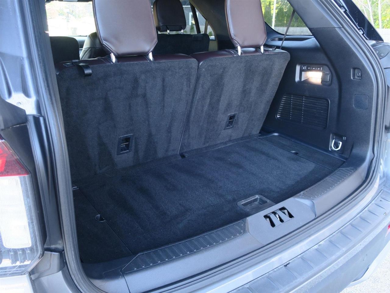 Ford Explorer photo 8