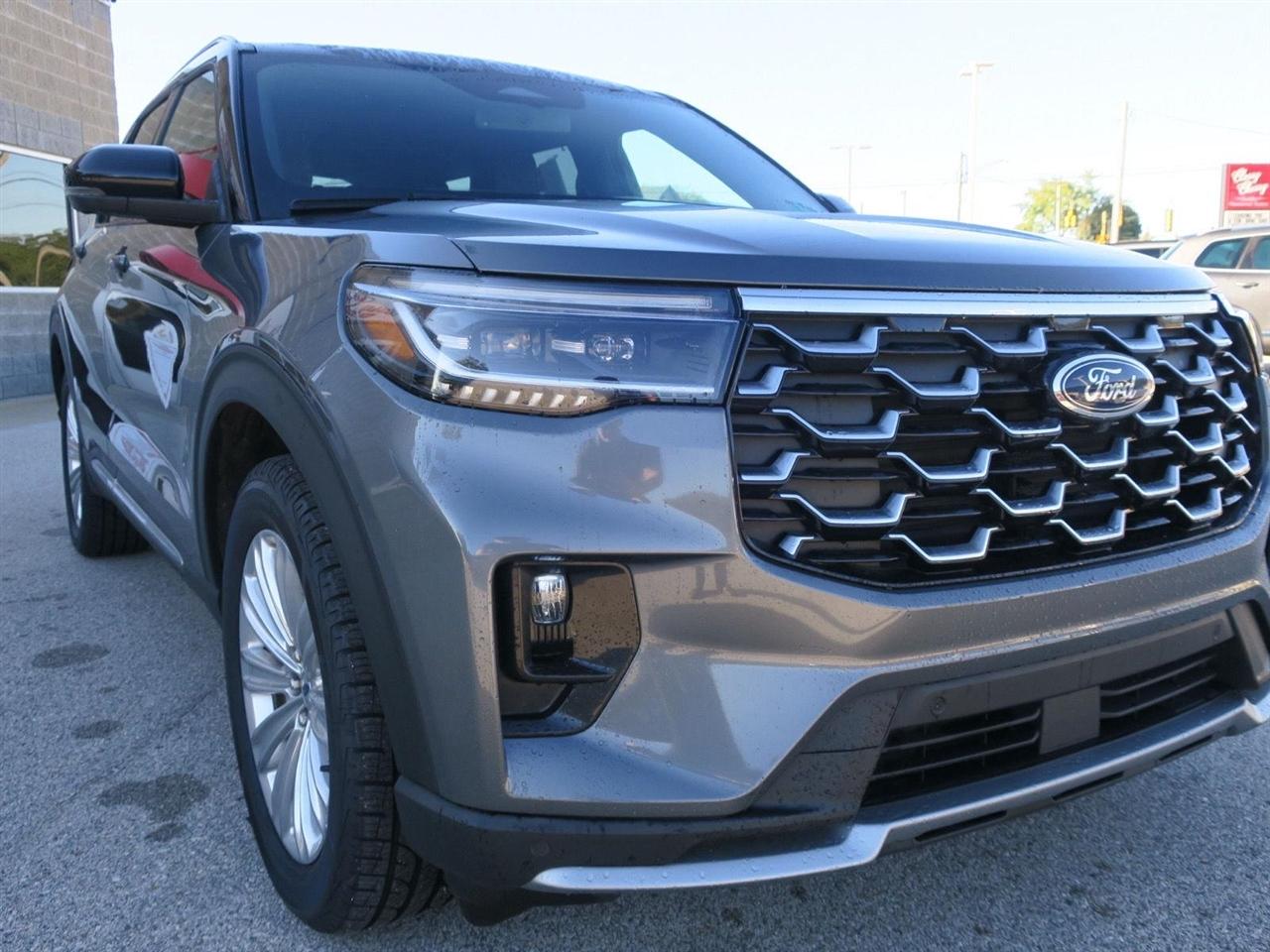 Ford Explorer photo 9