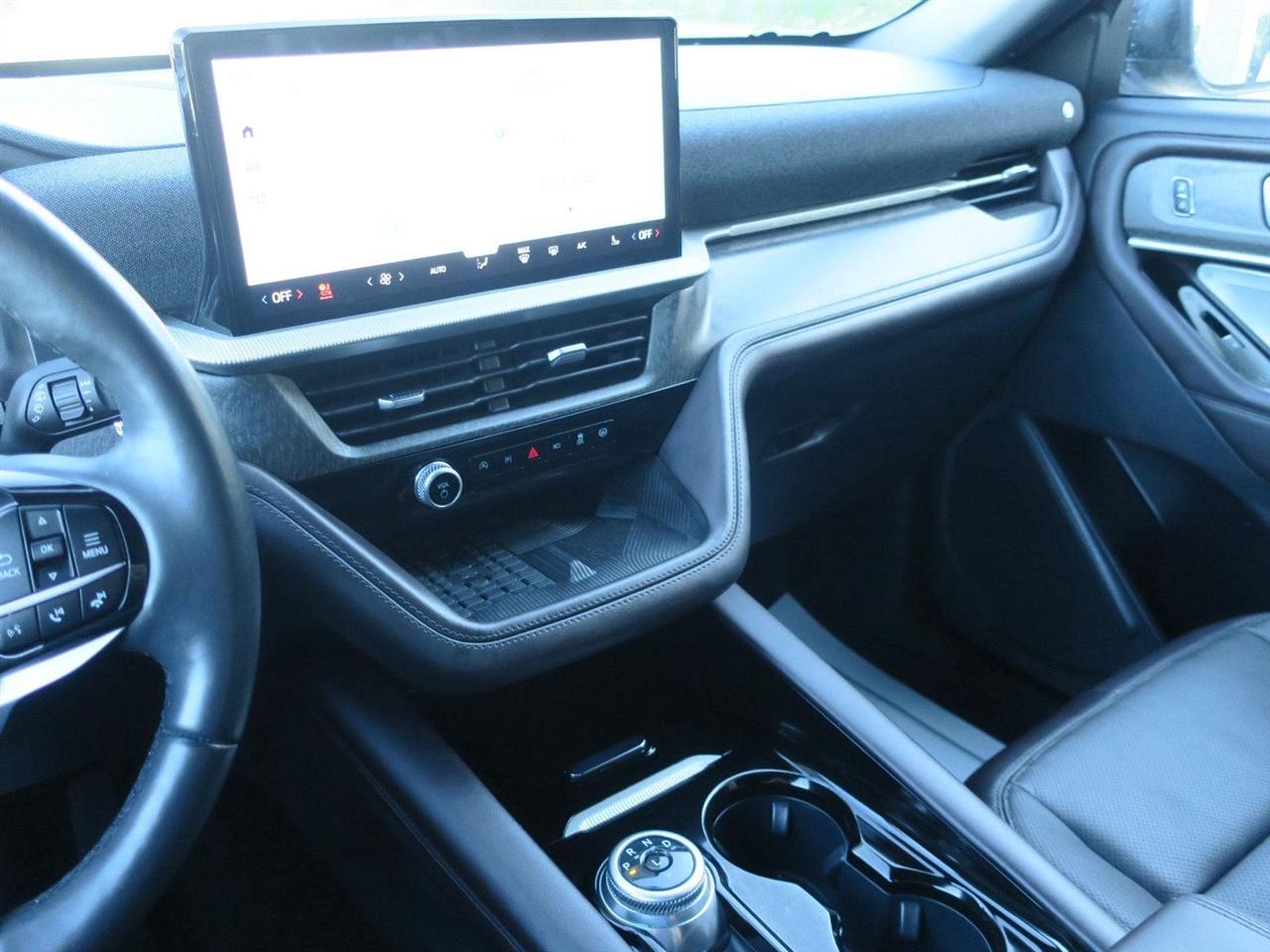 Ford Explorer photo 20