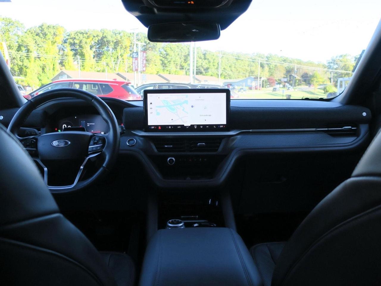 Ford Explorer photo 29