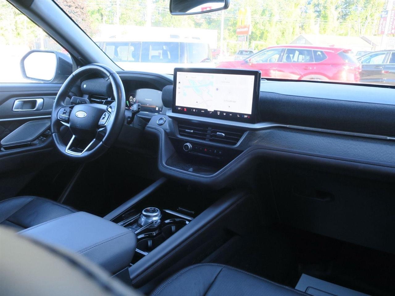 Ford Explorer photo 32