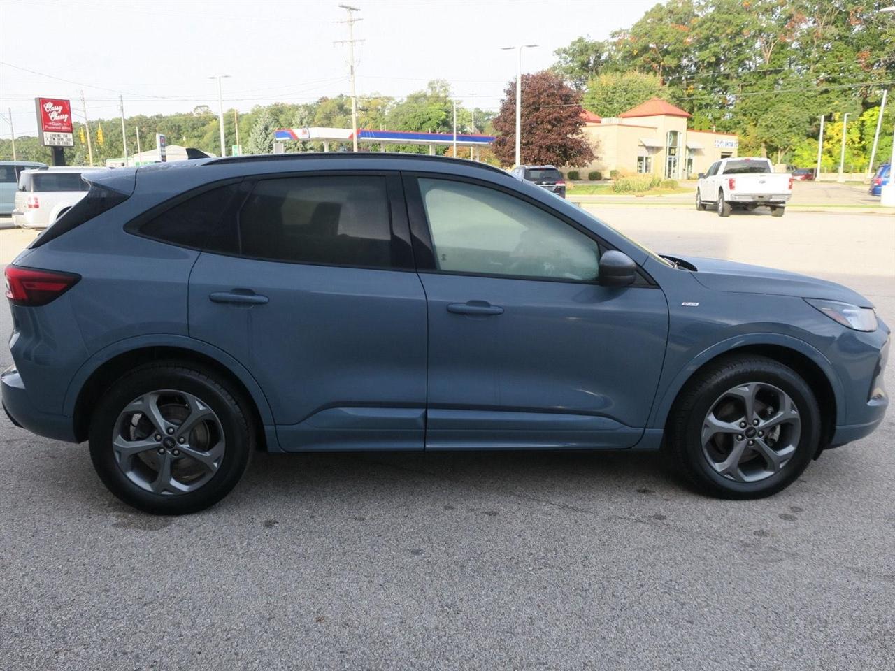 Ford Escape photo 3