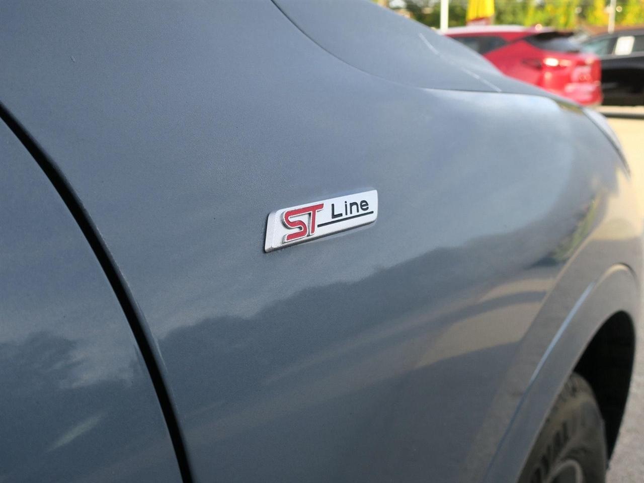 Ford Escape photo 9