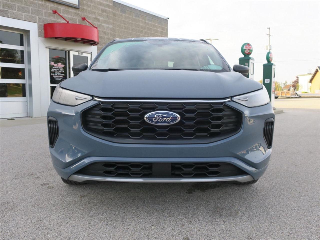 Ford Escape photo 12