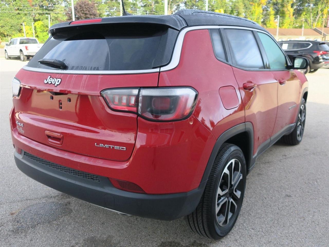 Jeep Compass photo 2