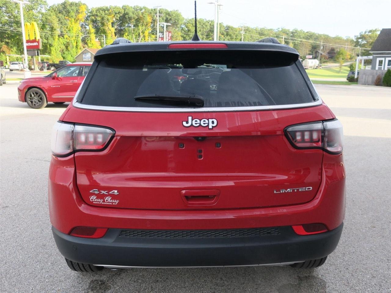 Jeep Compass photo 3