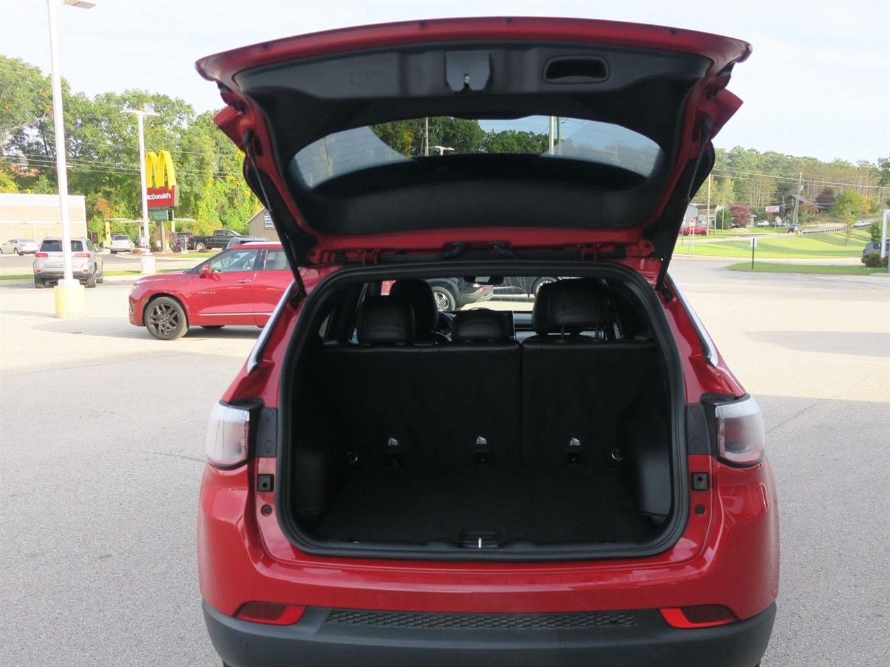 Jeep Compass photo 11