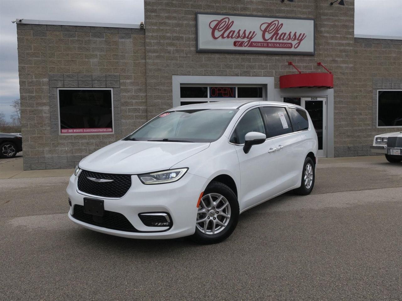 2023 Chrysler Pacifica Touring L FWD