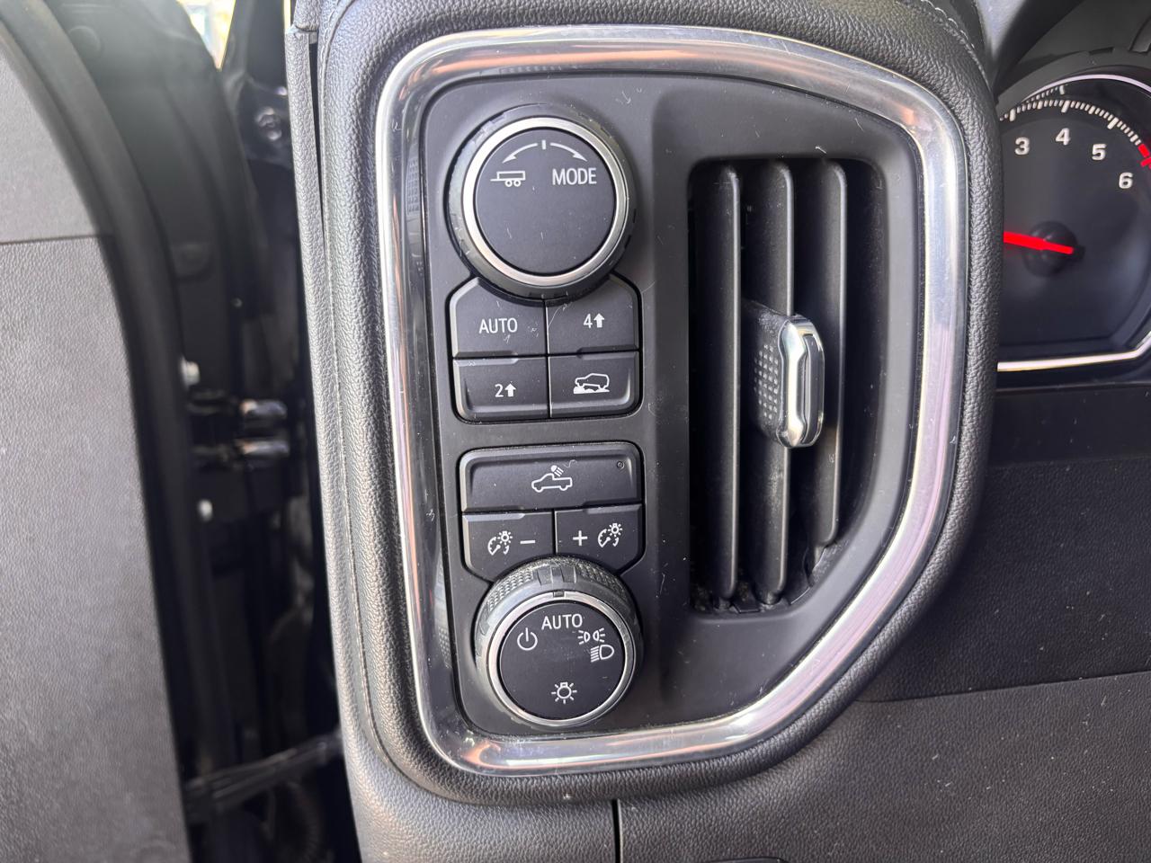 Chevrolet Silverado 1500 4WD Crew Cab 157" LT 2020