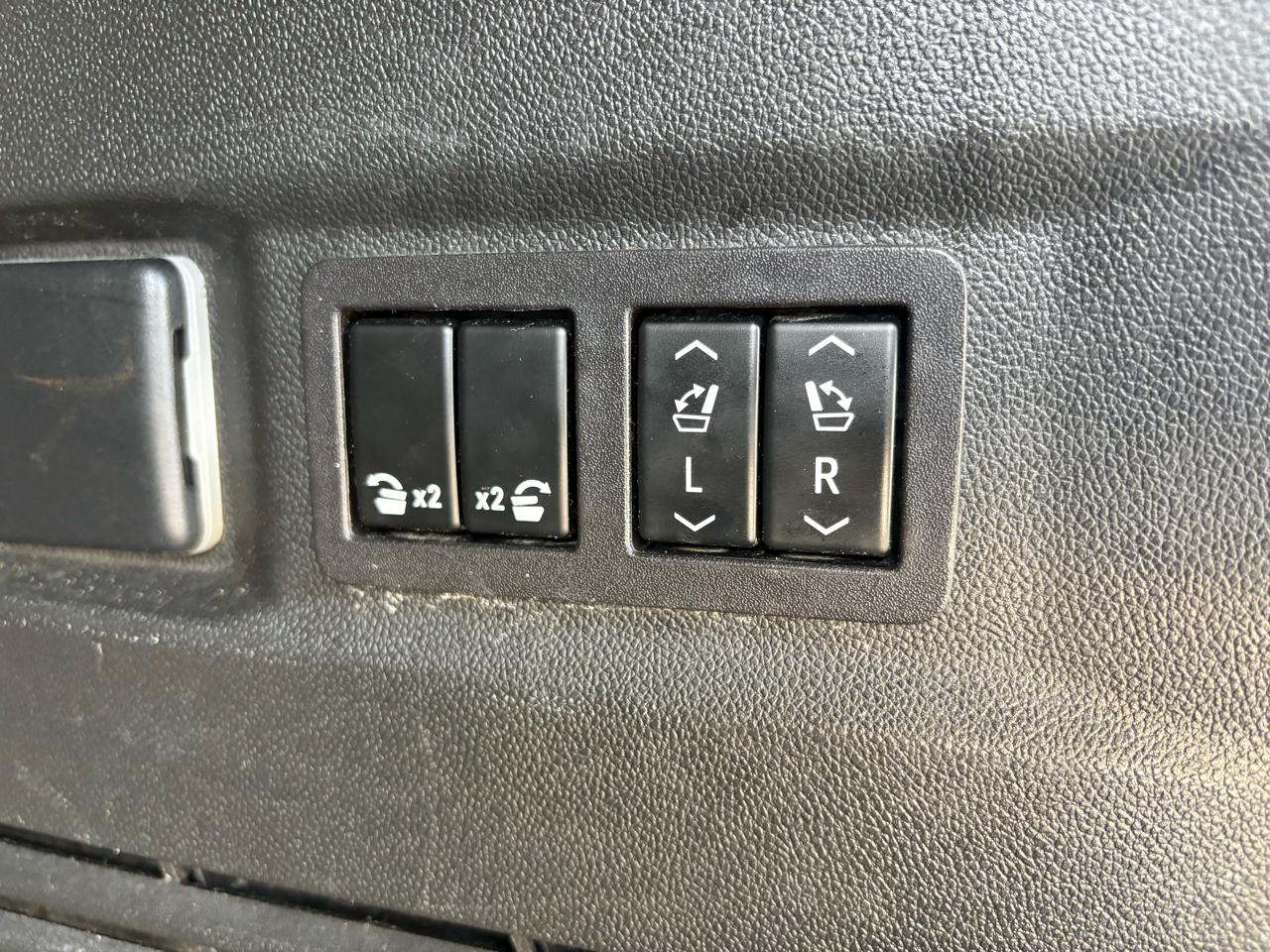 GMC Yukon 4WD 4dr Denali 2023