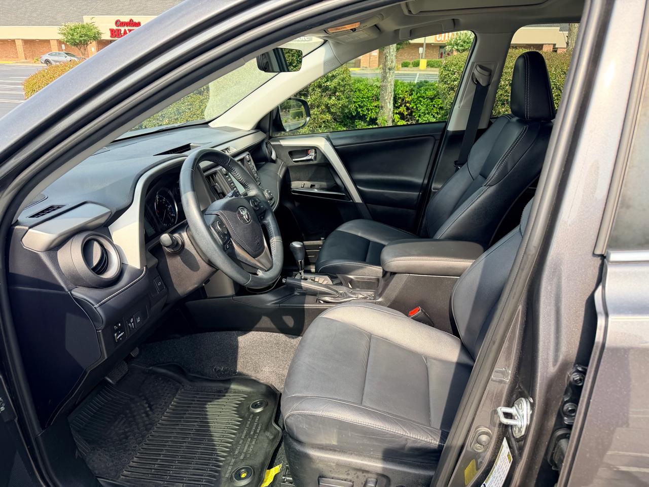 Toyota RAV4 FWD 4dr Limited (Natl) 2016