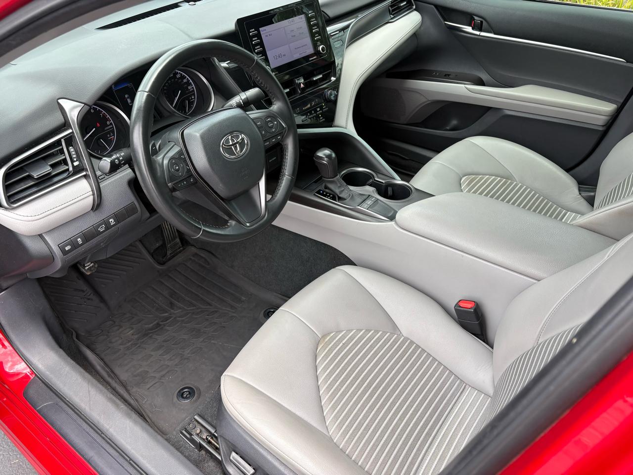 Toyota Camry SE 2023