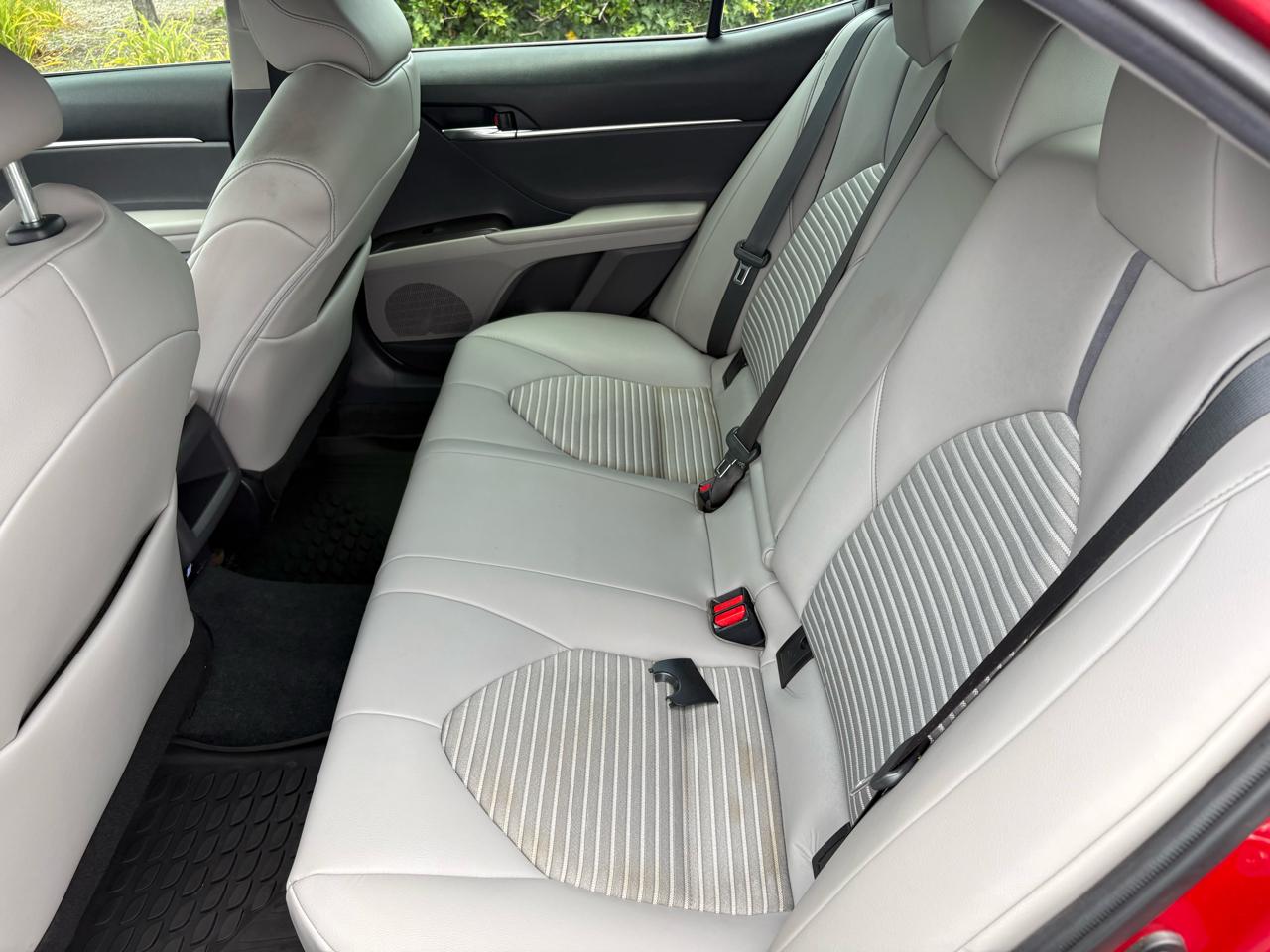 Toyota Camry SE 2023
