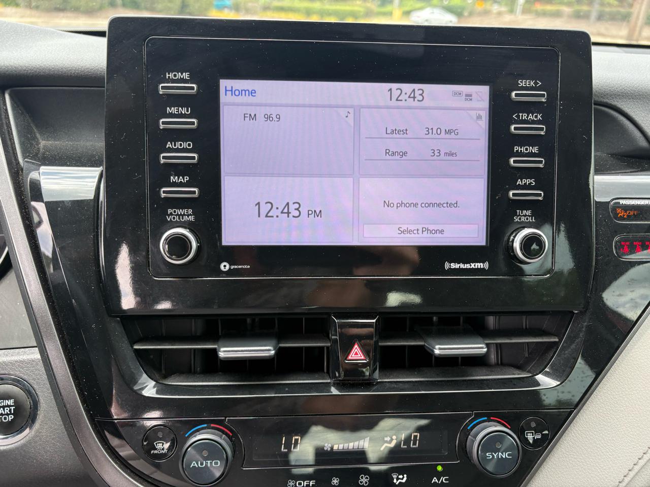 Toyota Camry SE 2023
