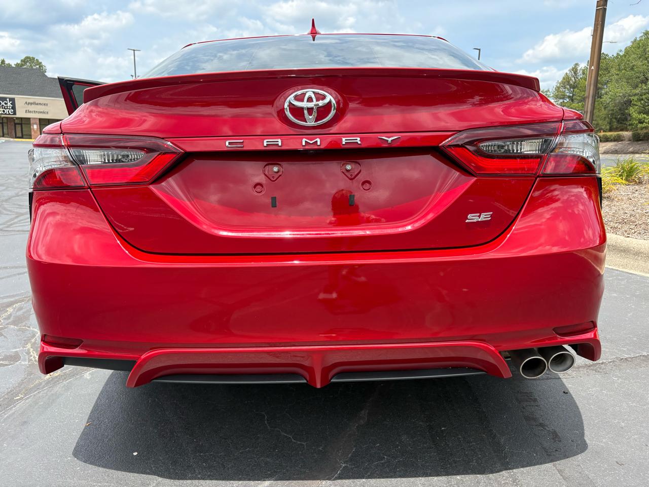 Toyota Camry SE 2023
