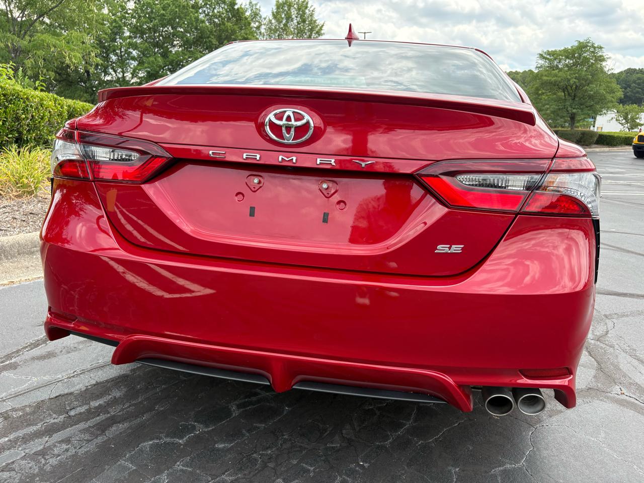Toyota Camry SE 2023