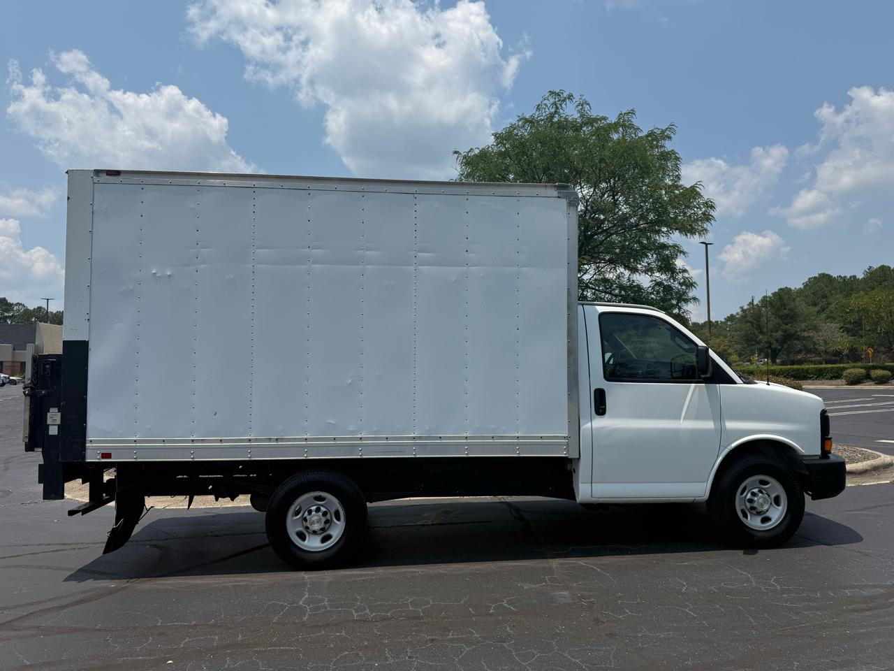 Chevrolet Express Commercial Cutaway 3500 Van 139" 2016