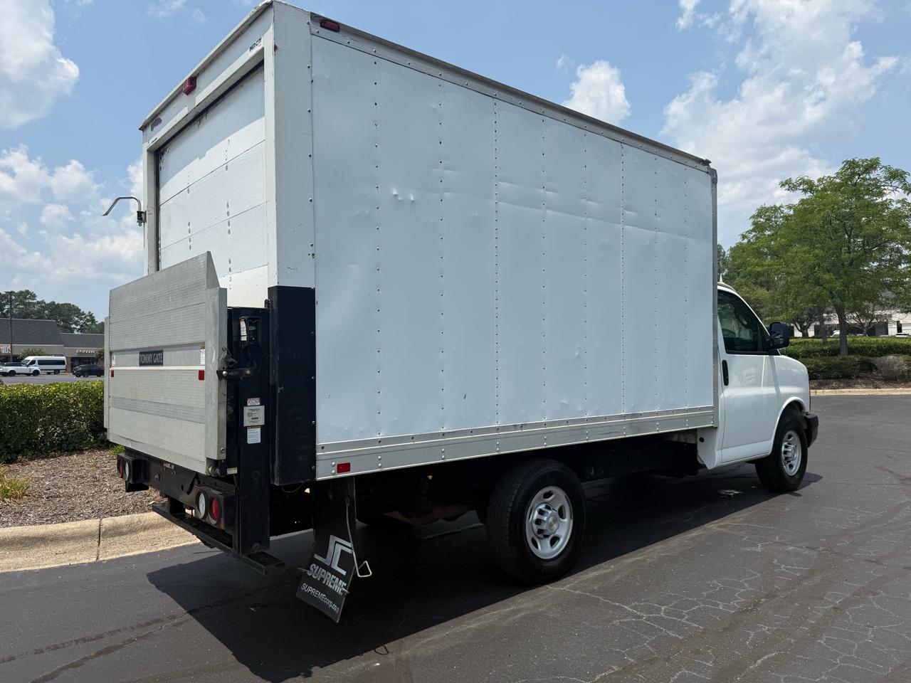 Chevrolet Express Commercial Cutaway 3500 Van 139" 2016