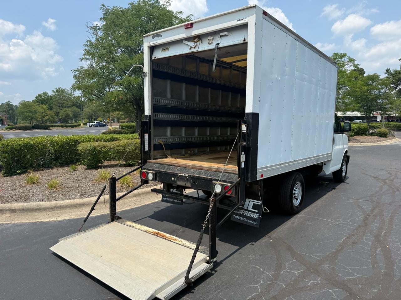 Chevrolet Express Commercial Cutaway 3500 Van 139" 2016