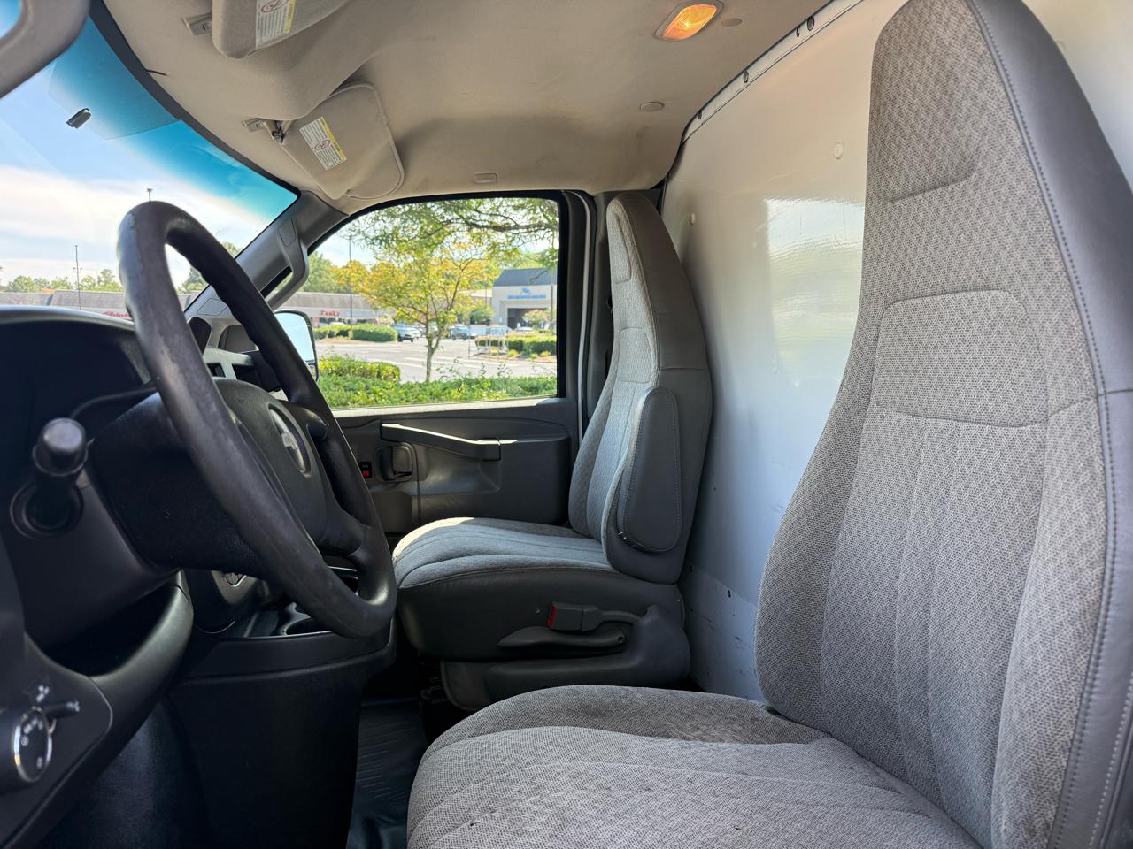 Chevrolet Express Commercial Cutaway 3500 Van 139" 2016