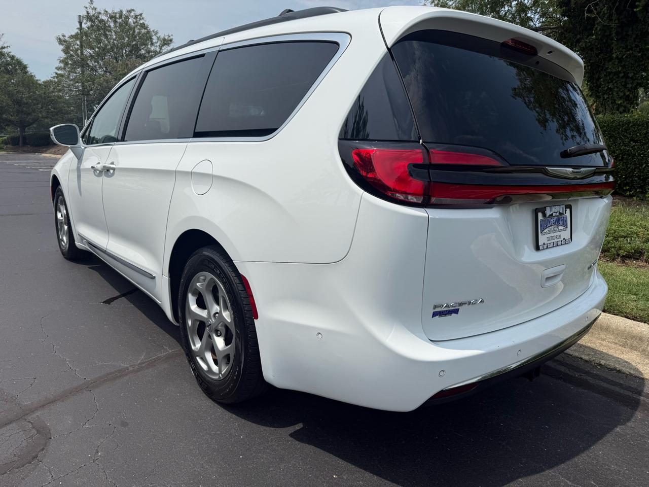 Chrysler Pacifica Limited FWD 2022