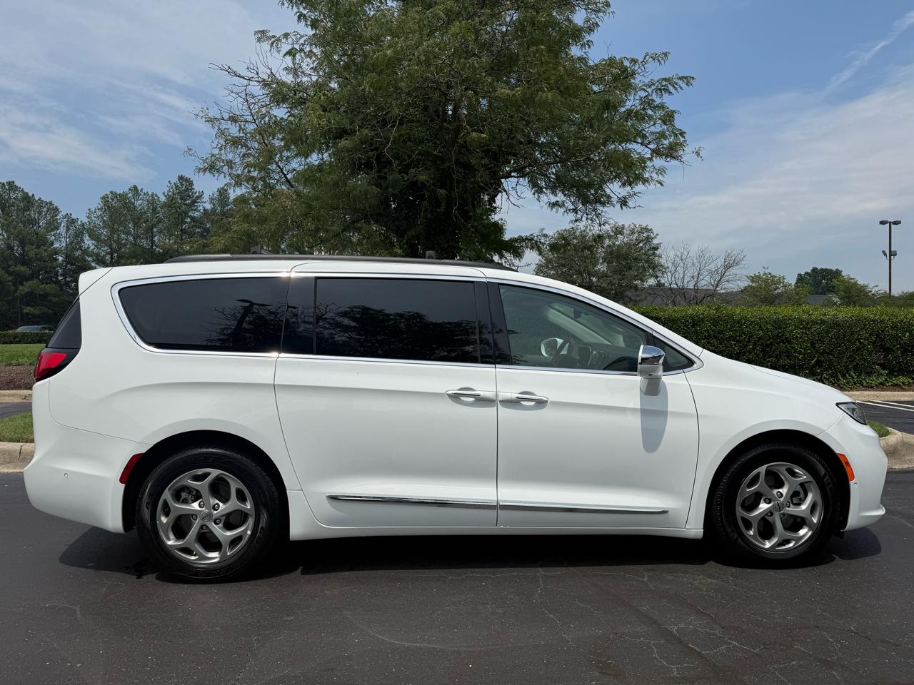 Chrysler Pacifica Limited FWD 2022