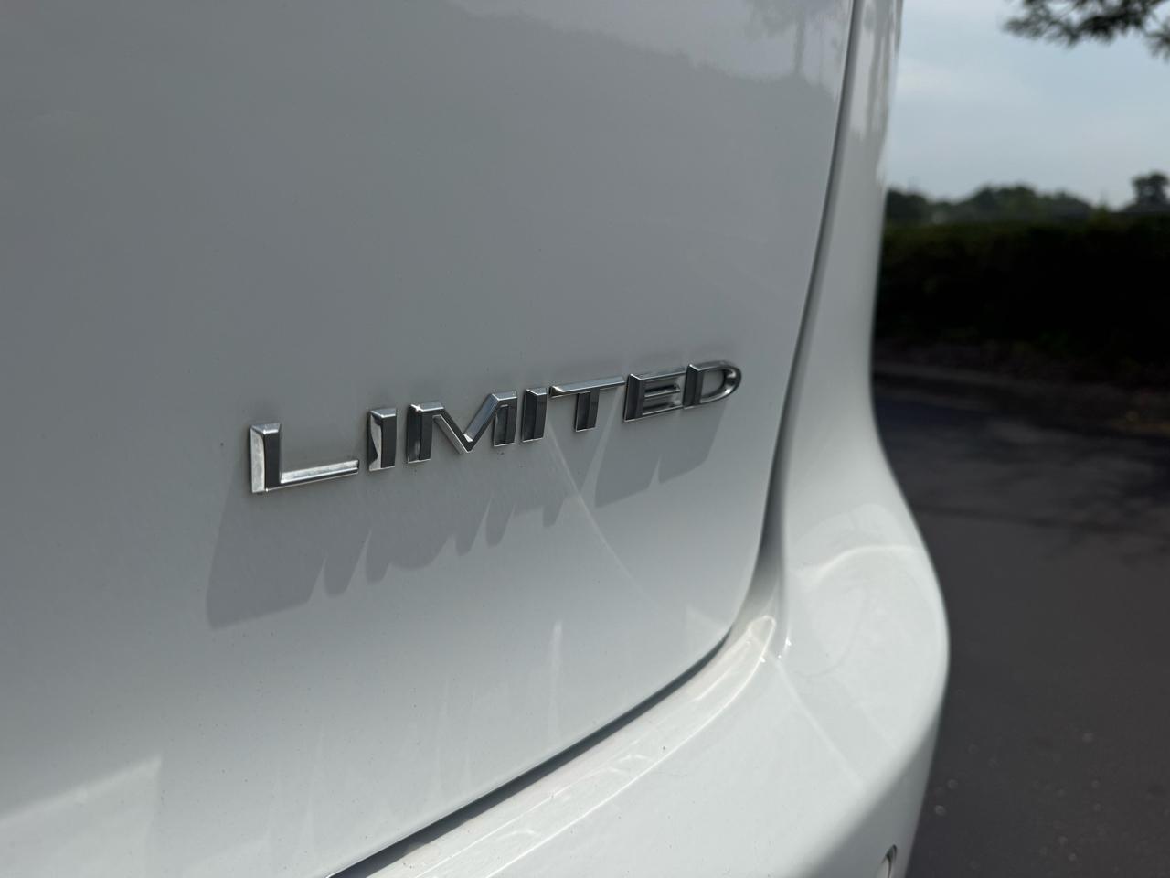 Chrysler Pacifica Limited FWD 2022
