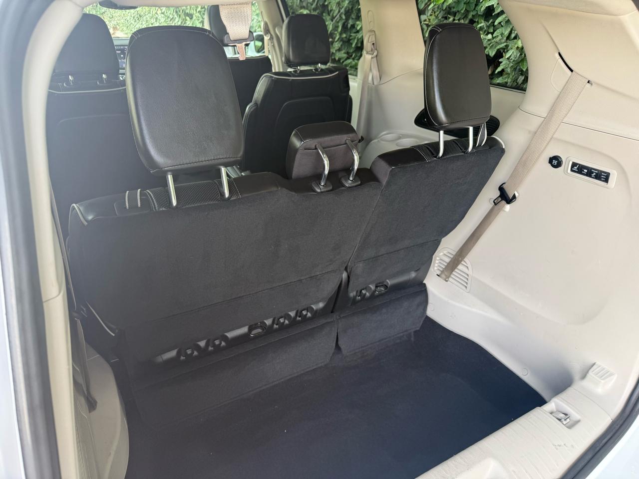 Chrysler Pacifica Limited FWD 2022