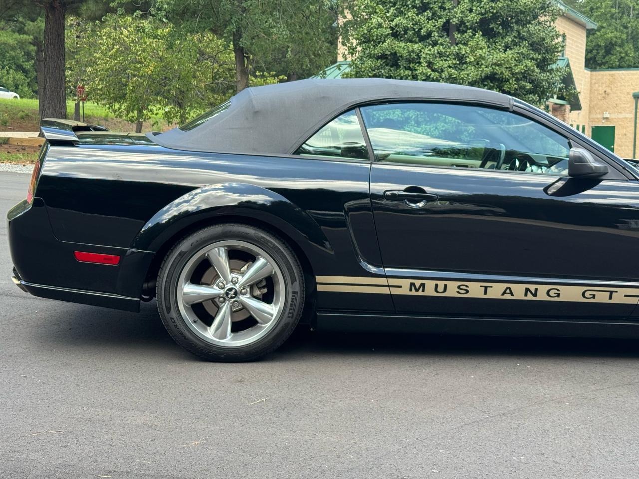 Ford Mustang 2dr Conv GT Deluxe 2005
