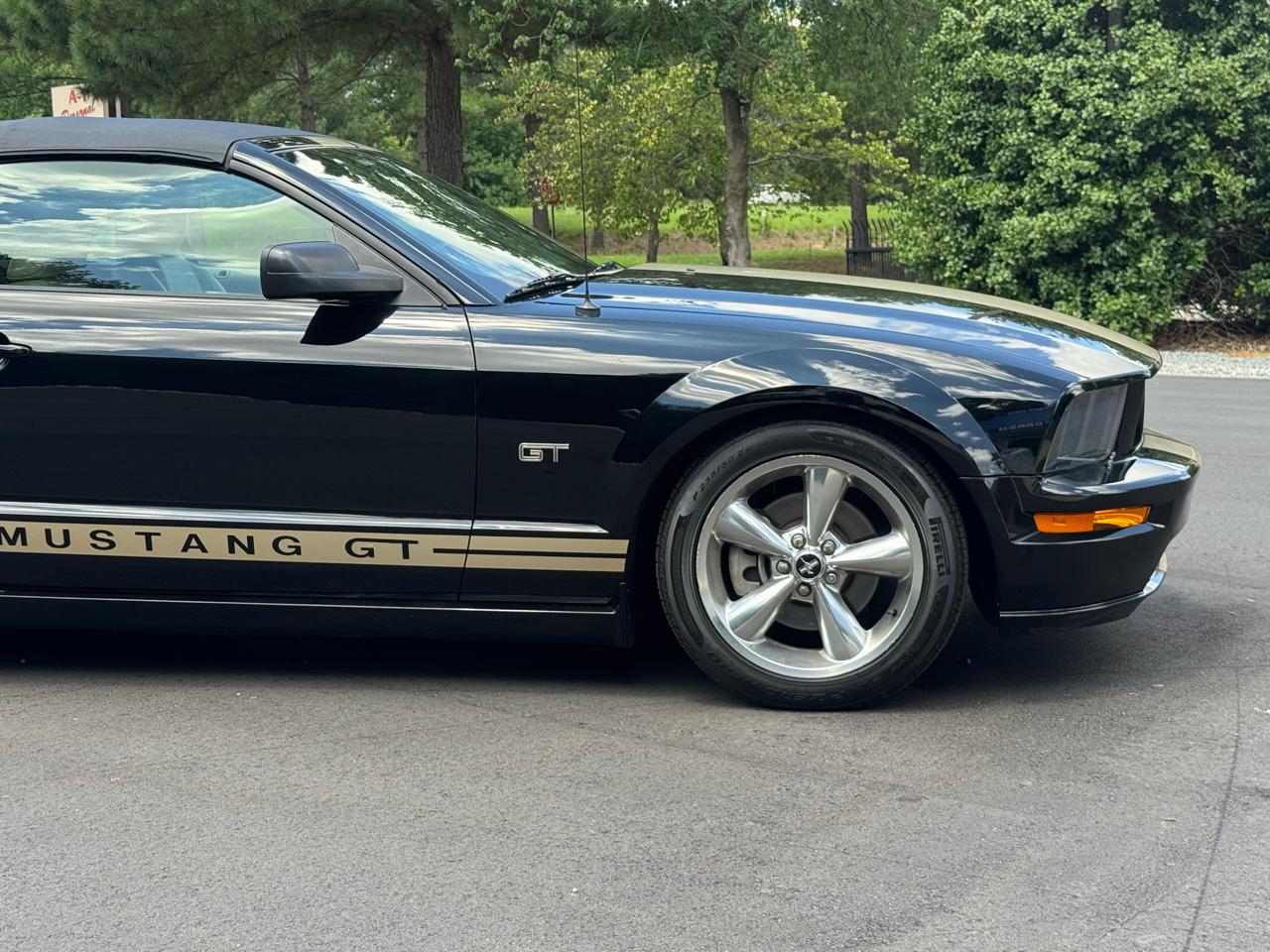 Ford Mustang 2dr Conv GT Deluxe 2005