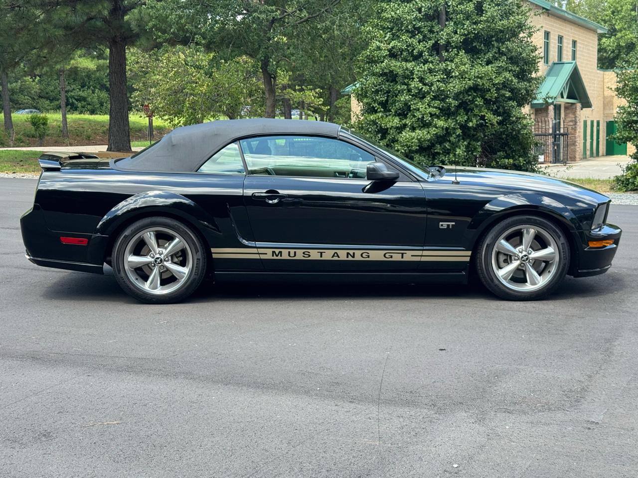 Ford Mustang 2dr Conv GT Deluxe 2005