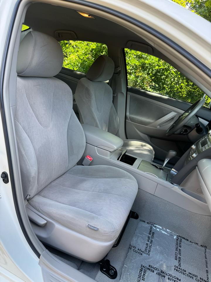 Toyota Camry Hybrid 4dr Sdn (Natl) 2011