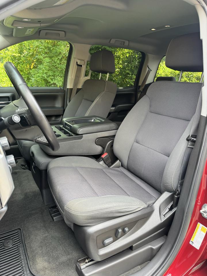 Chevrolet Silverado 1500 4WD Crew Cab 143.5" LT w/2LT 2018