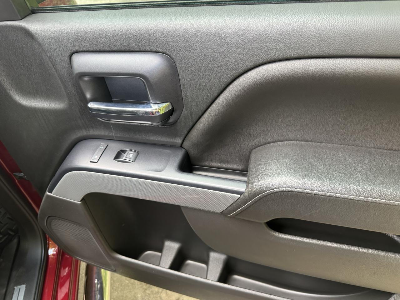 Chevrolet Silverado 1500 4WD Crew Cab 143.5" LT w/2LT 2018