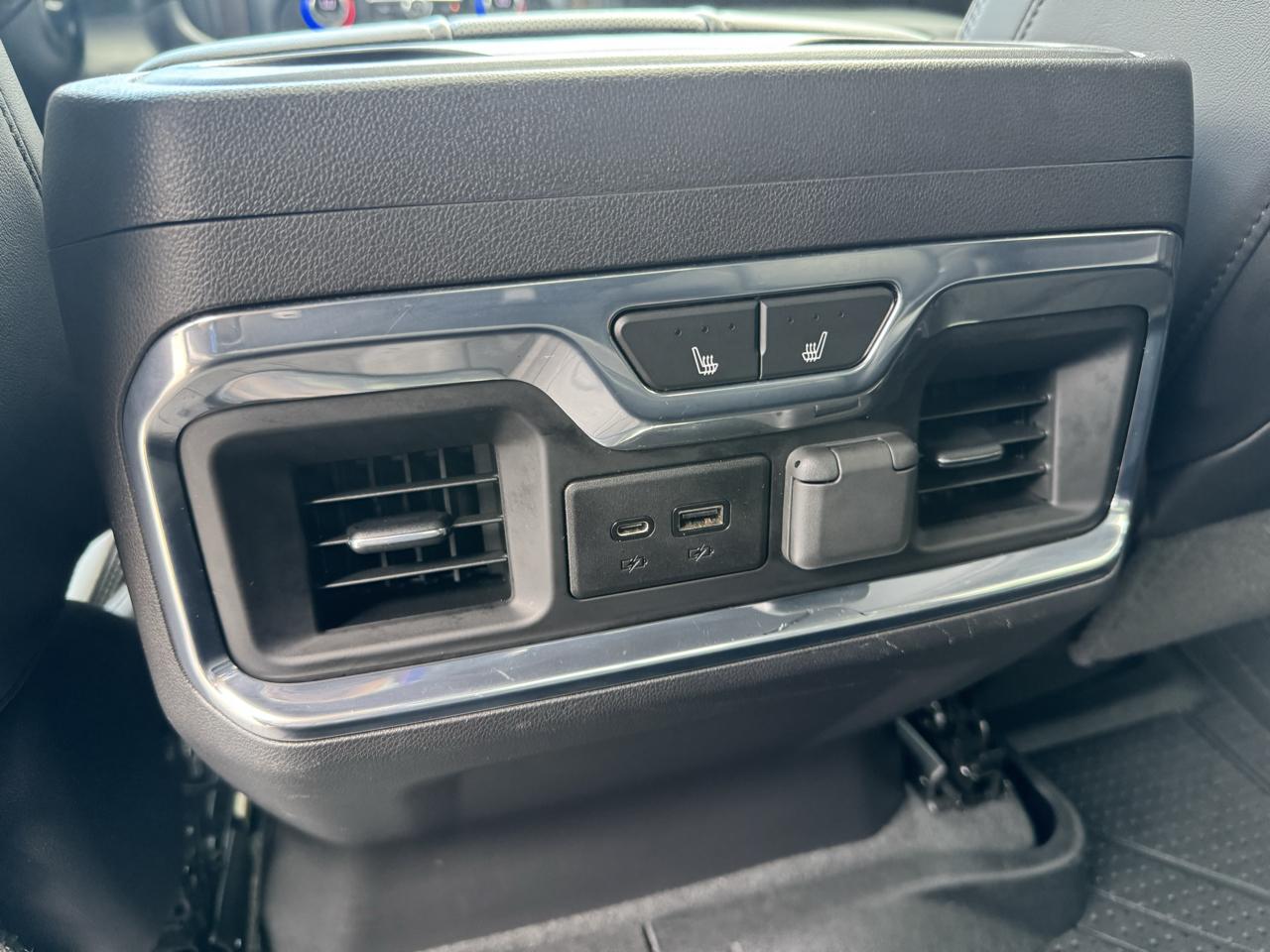 Chevrolet Silverado 1500 4WD Crew Cab 147" High Country 2020