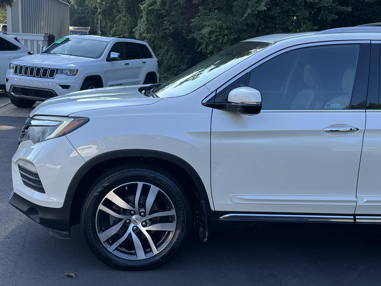 Honda Pilot 2WD 4dr Touring w/RES & Navi 2016