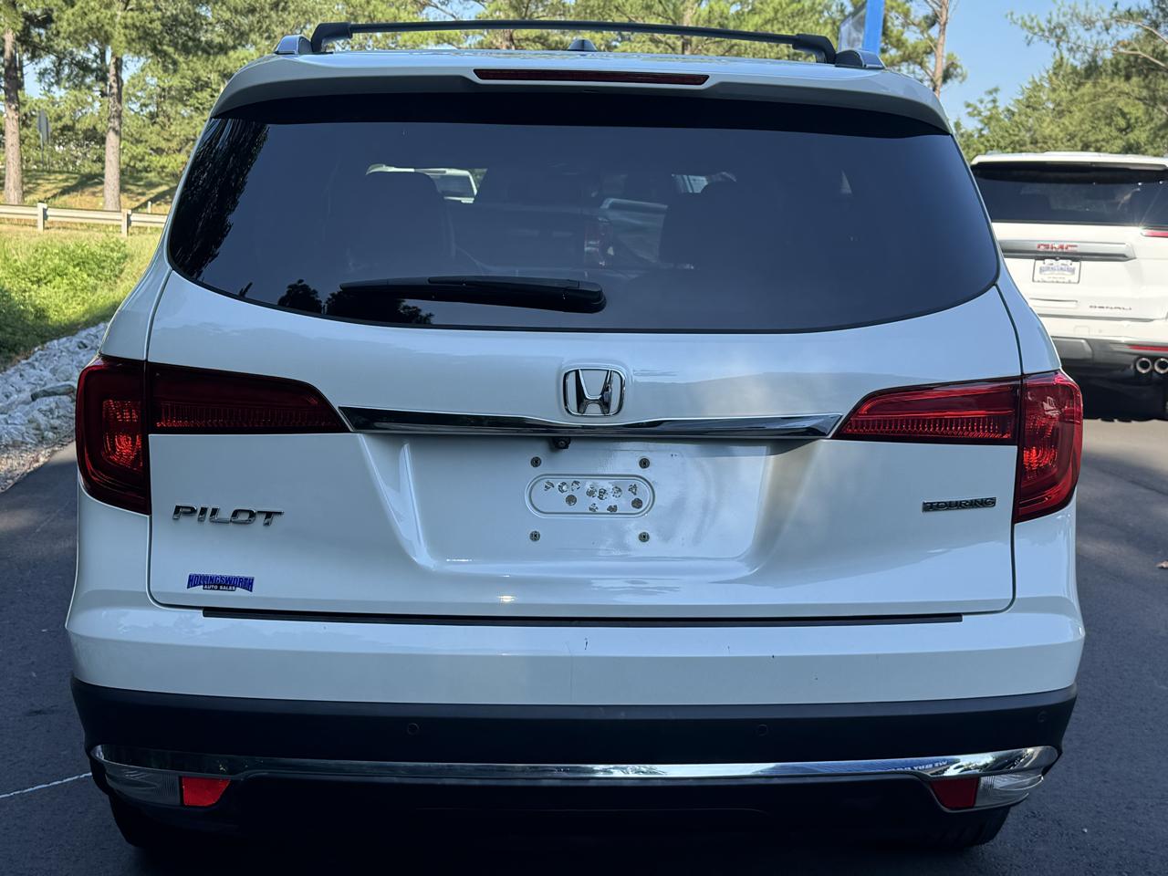 Honda Pilot 2WD 4dr Touring w/RES & Navi 2016