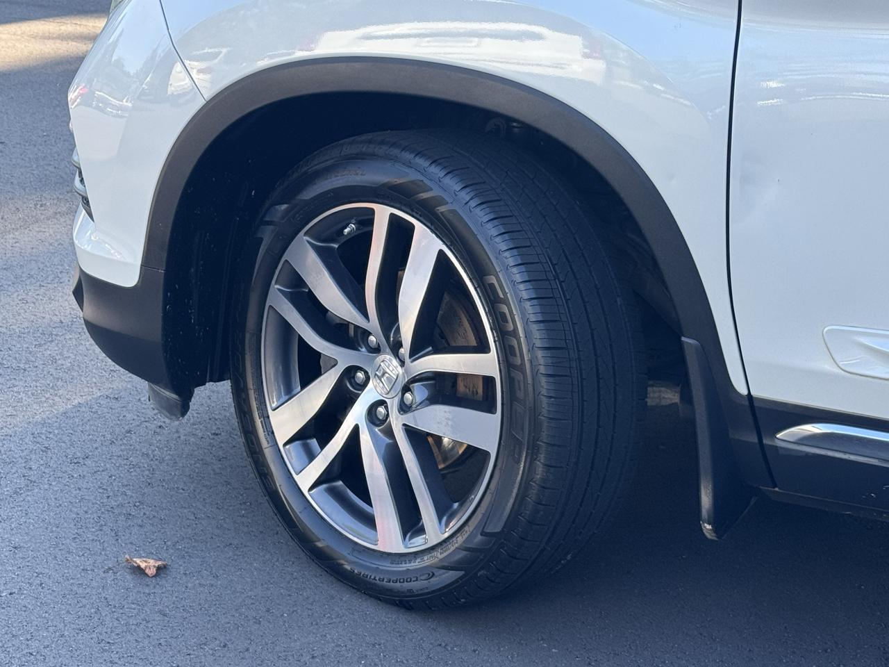 Honda Pilot 2WD 4dr Touring w/RES & Navi 2016