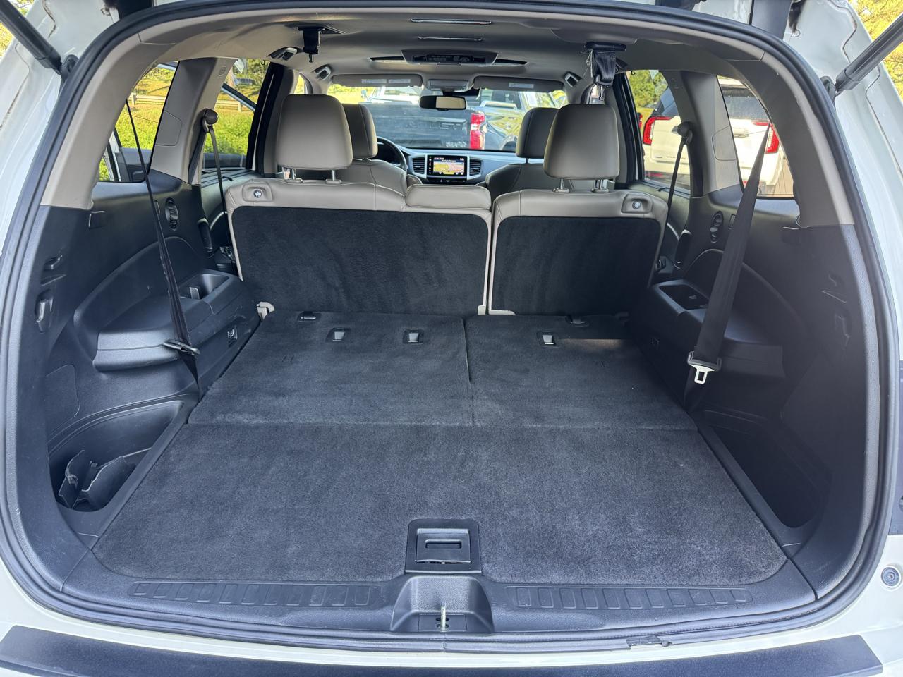 Honda Pilot 2WD 4dr Touring w/RES & Navi 2016