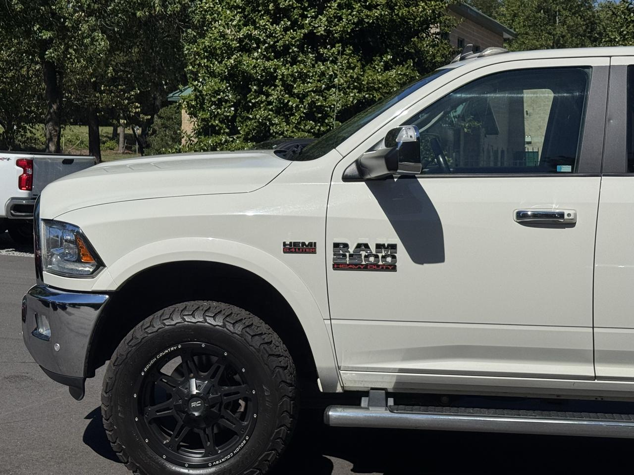RAM 2500 Laramie 4x4 Mega Cab 6'4" Box 2018
