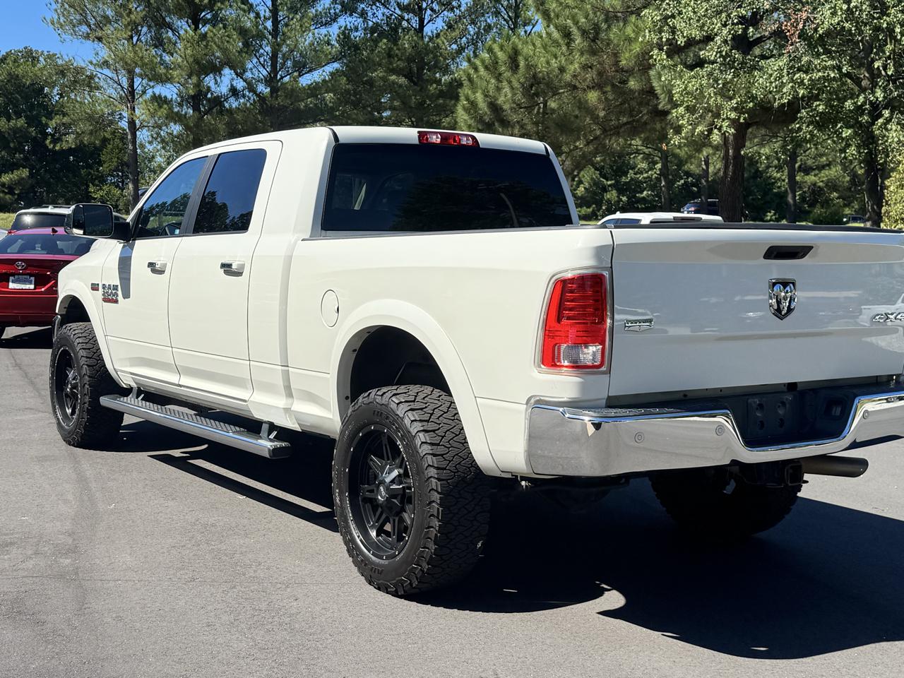 RAM 2500 Laramie 4x4 Mega Cab 6'4" Box 2018