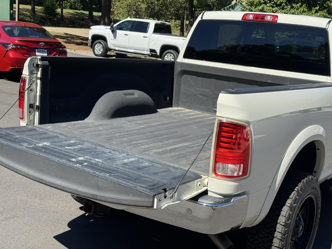 RAM 2500 Laramie 4x4 Mega Cab 6'4" Box 2018