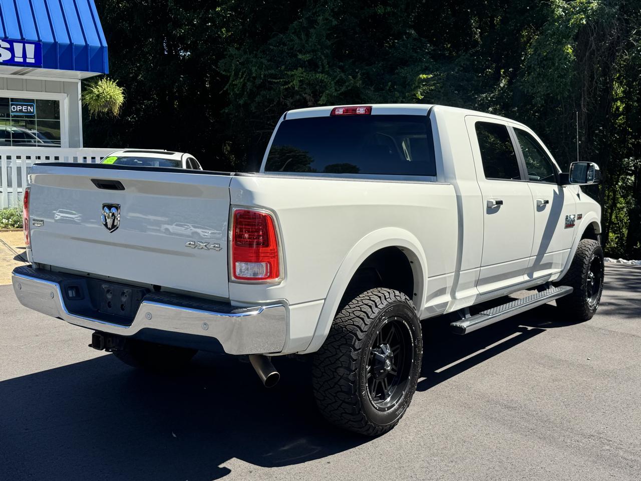 RAM 2500 Laramie 4x4 Mega Cab 6'4" Box 2018