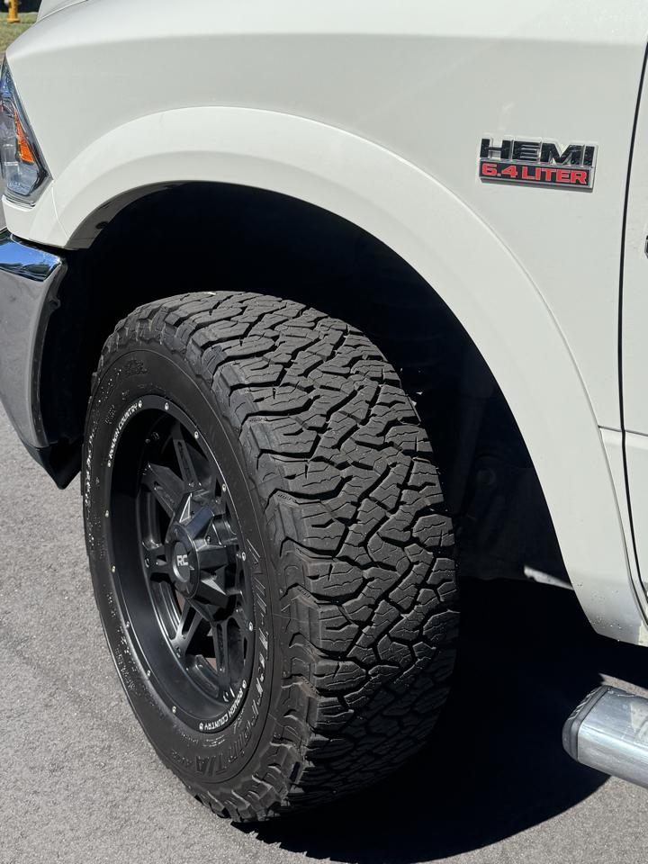 RAM 2500 Laramie 4x4 Mega Cab 6'4" Box 2018