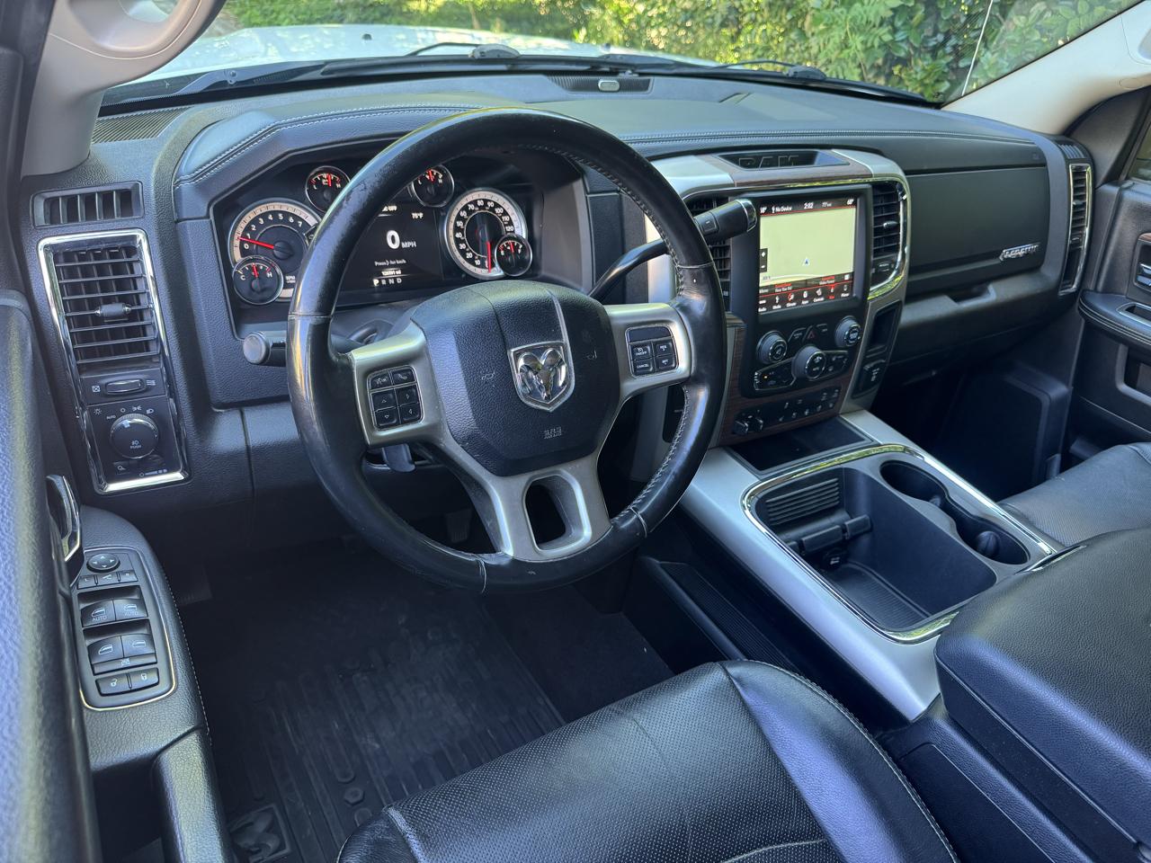 RAM 2500 Laramie 4x4 Mega Cab 6'4" Box 2018